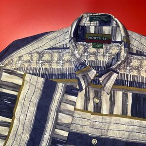 North 44 Men's Large Short Sleeve Button Down‎ Abstract Hawaiian Shirt